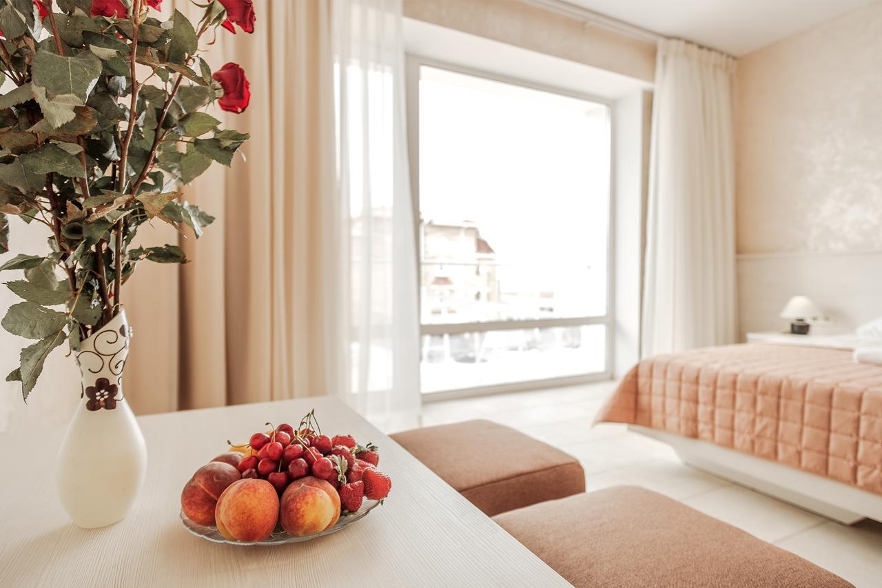 Leopolis Lux Hotel Zatoka Buitenkant foto